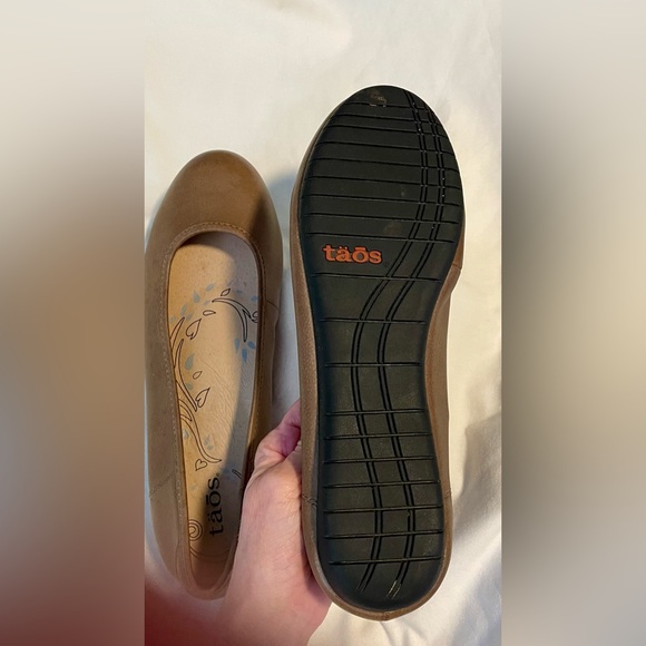 *EUC* TAOS Rascal - Women's Size 10 - Beige/Taupe Leather - Comfort/Ballet Flats - Picture 7 of 8
